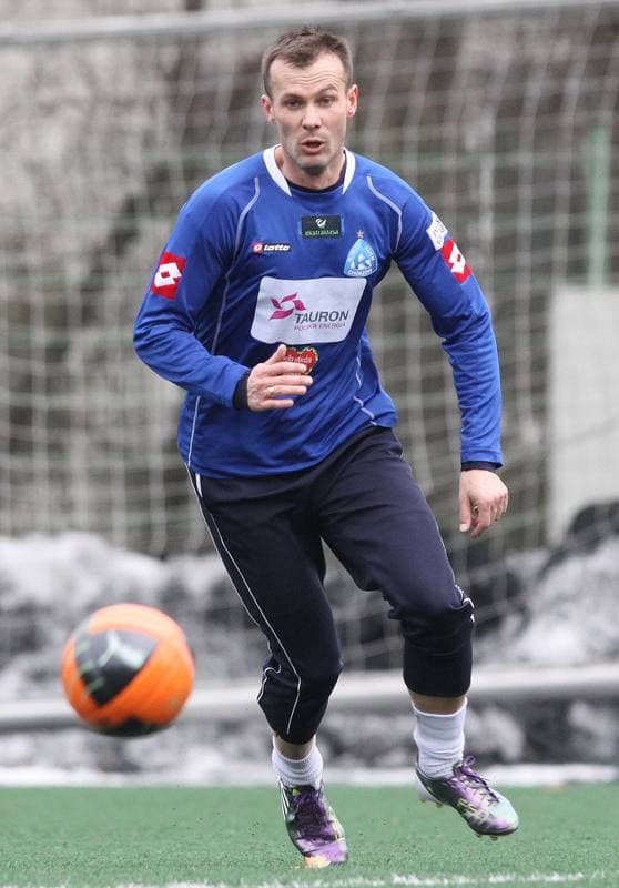 Football. Sparing. Ruch Chorzow - Dolcan Zabki. 05.02.2011