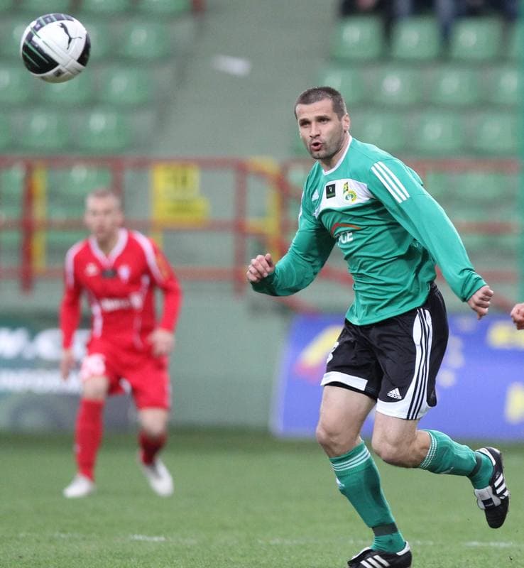 Football. Belchatow Ekstraklasa. GKS Belchatow - Gornik Zabrze. 08.04.2011