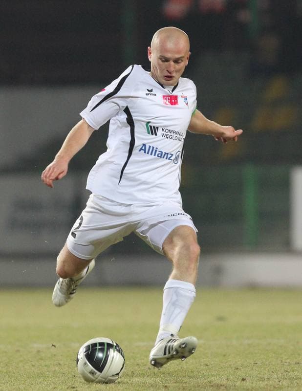 Football. Belchatow Ekstraklasa. GKS Belchatow - Gornik Zabrze. 08.04.2011