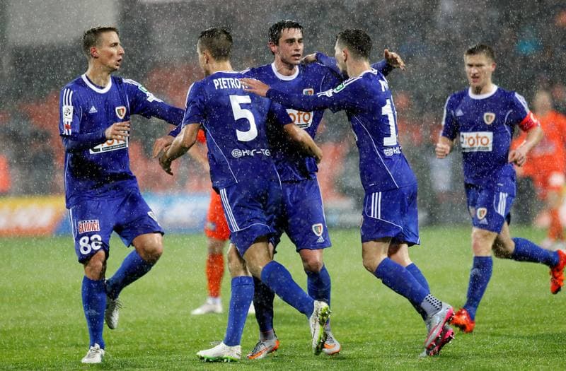 Football. PKO BP Ekstraklasa. Termalica Bruk-Bet Nieciecza - Piast Gliwice. 20.11.2015