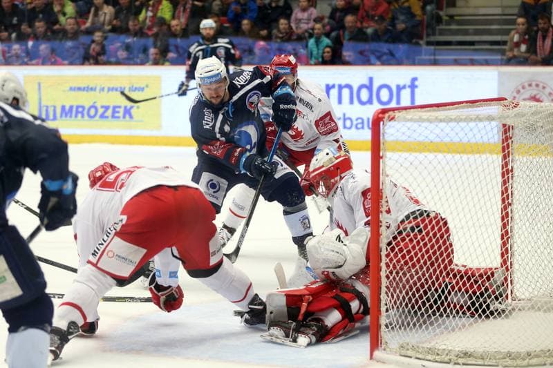 Ice Hockey. Tipsport Extraliga. Ocelari Trinec - Skoda Plzen. 04.04.2019