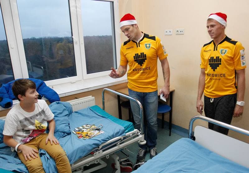 Football. I Liga. GKS Katowice - Wyzwa w Gornoslaskie Centrum Zdrowia Dziecka. 08.12.2014