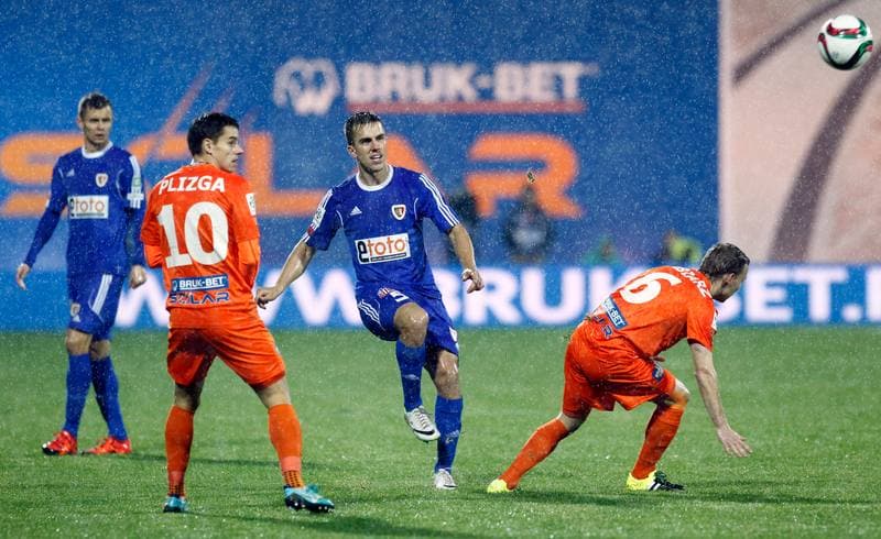 Football. PKO BP Ekstraklasa. Termalica Bruk-Bet Nieciecza - Piast Gliwice. 20.11.2015