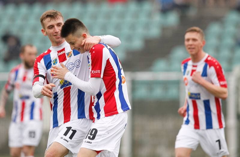Football. III Liga. Grunwald Ruda Slaska - Odra Opole. 26.03.2016
