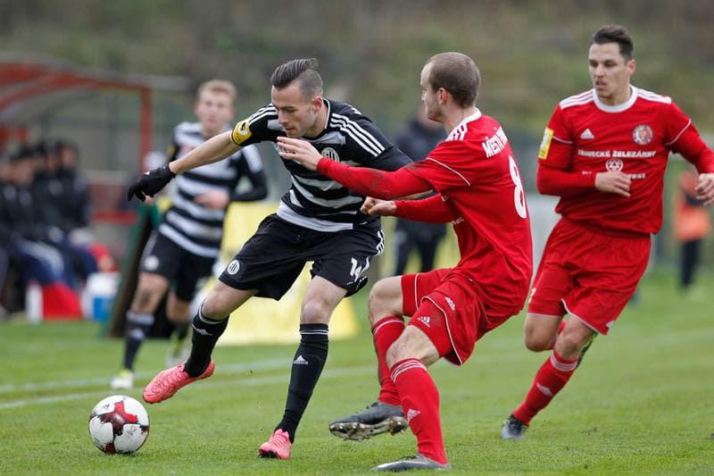Football. FNL. Fotbal Trinec - Dynamo Ceske Budejovice. 18.11.2017