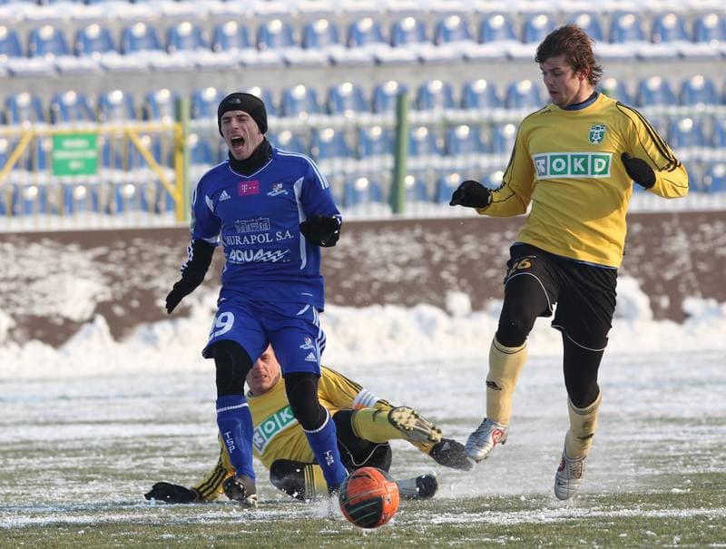 Football. Sparing. Podbeskidzie Bielsko-Biala - MFK Karvina. 11.02.2012