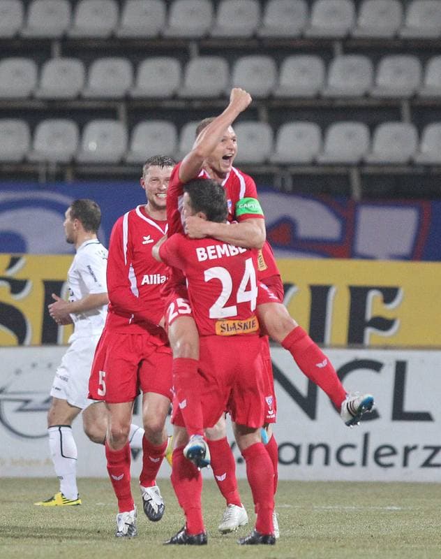 Football. PKO BP Ekstraklasa. Gornik Zabrze - Arka Gdynia. 11.03.2011