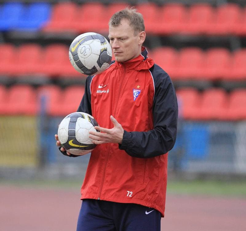 Football. Gornik Zabrze. Training. 11.01.2011