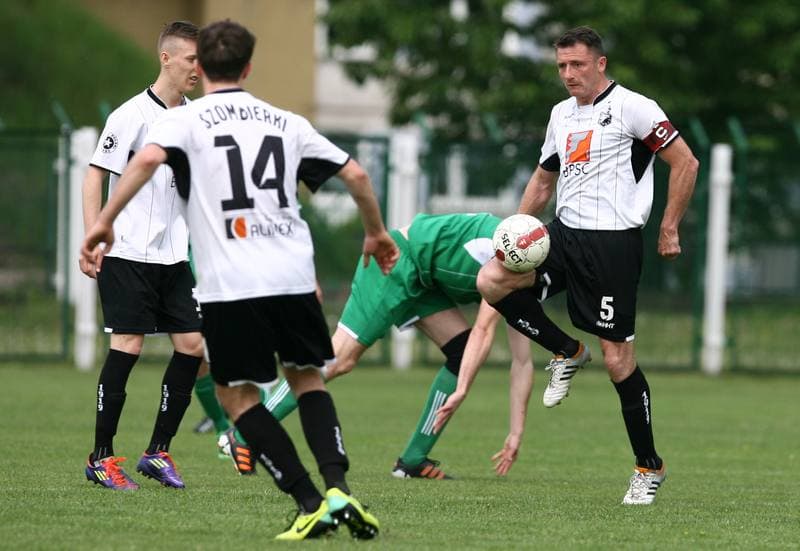 Football. III Liga Opolsko Slaska. Grunwald Ruda Slaska - Szombierki Bytom. 09.05.2015