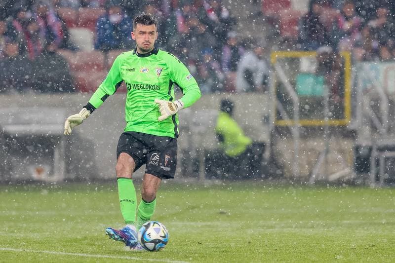 Football. PKO BP Ekstraklasa. Gornik Zabrze - Pogon Szczecin. 01.12.2023