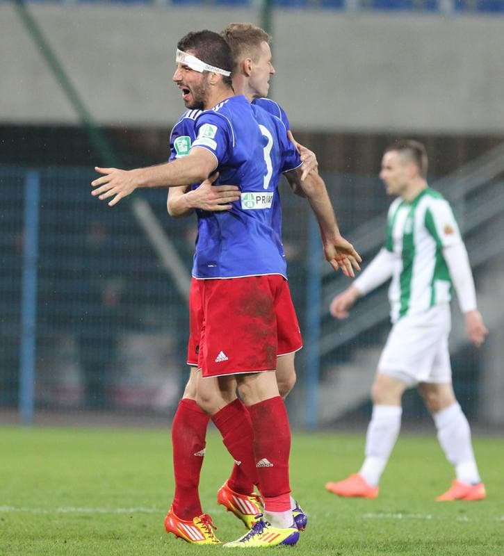 Football. I liga. Piast Gliwice - Olimpia Grudziadz. 22.04.2012