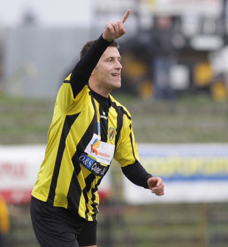 Football. Bytom I liga. Ruch Radzionkow - Pogon Szczecin. 16.10.2010