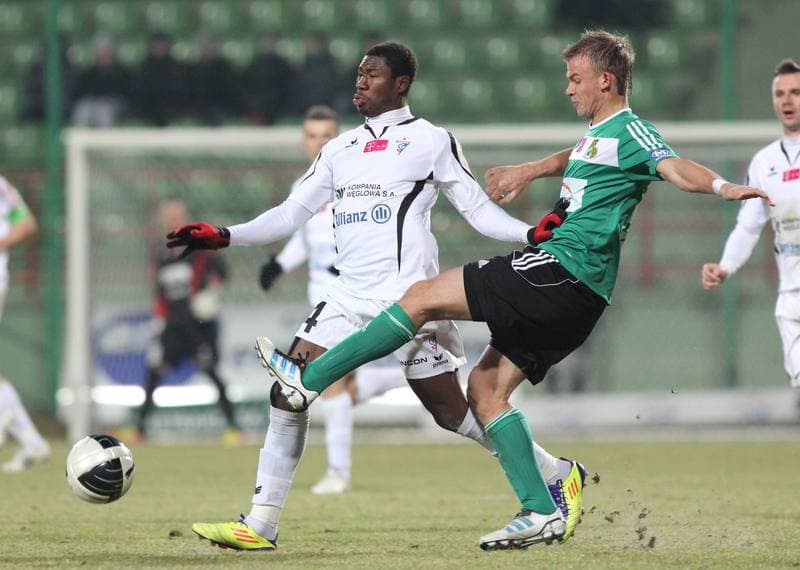 Football. Belchatow Ekstraklasa. GKS Belchatow - Gornik Zabrze. 08.04.2011
