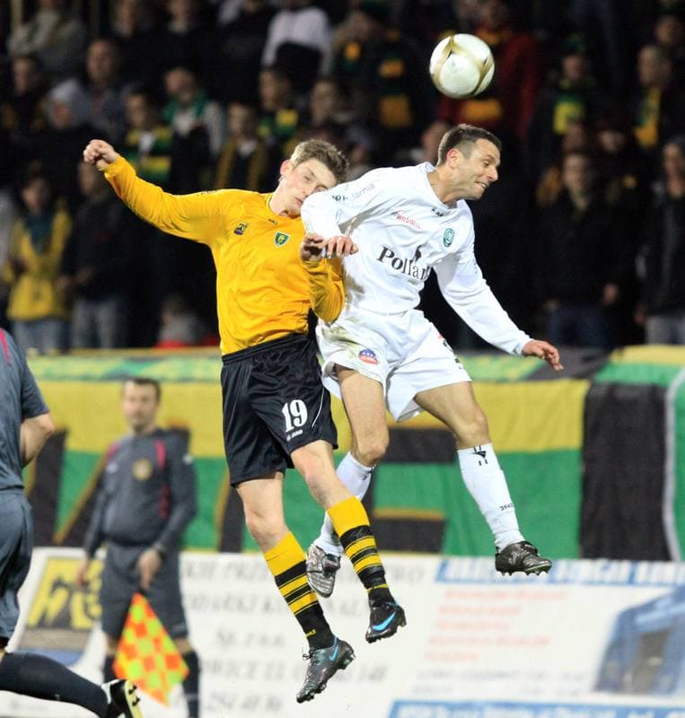 Football. I liga. GKS Katowice - Warta Poznan. 02.04.2010