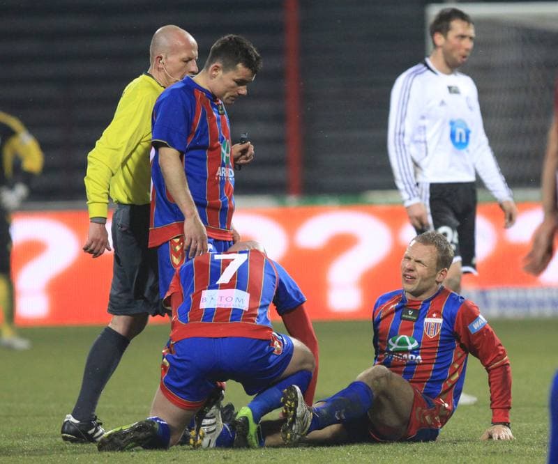 Football. Ekstraklasa. Polonia Bytom - Legia Warsaw. 26.11.2010