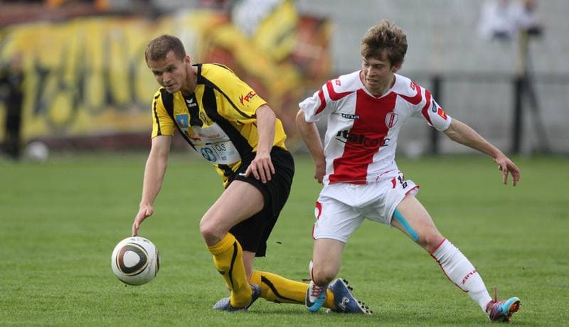 Football. Bytom I liga. Ruch Radzionkow - LKS Lodz. 29.04.2011