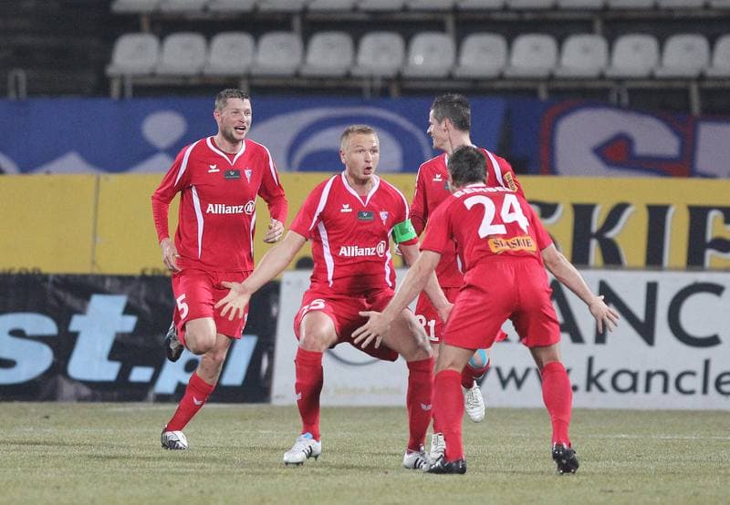 Football. PKO BP Ekstraklasa. Gornik Zabrze - Arka Gdynia. 11.03.2011
