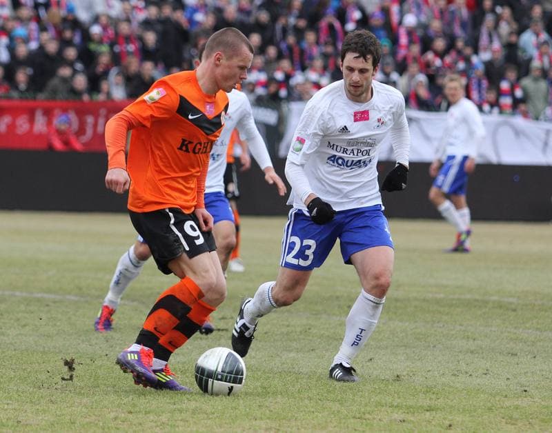 Football. T-Mobile Ekstraklasa. Podbeskidzie Bielsko-Biala - Zaglebie Lubin. 25.02.2012