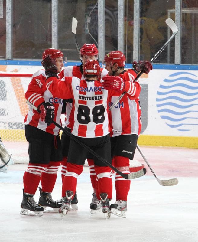 Ice Hockey. Polska Hokej Liga. HC GKS Katowice - Comarch Cracovia Krakow. 15.10.2013
