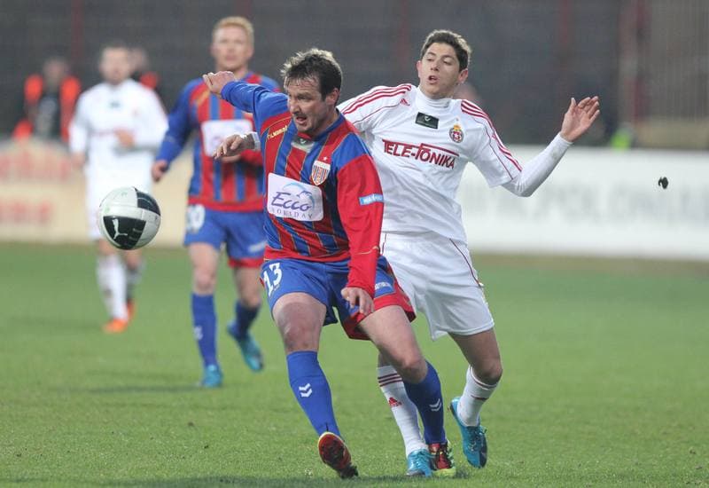 Football. Ekstraklasa. Polonia Bytom - Wisla Krakow. 20.03.2011