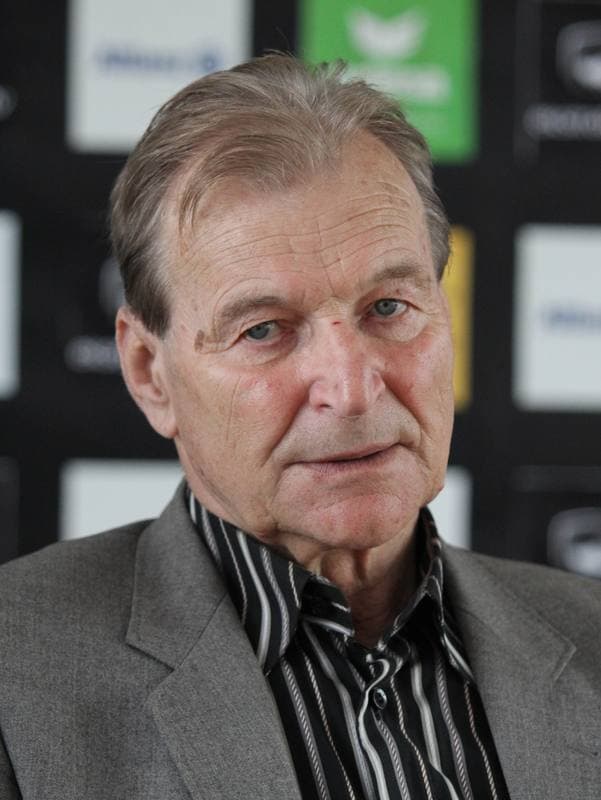 Football. Gornik Zabrze. Press Conference. 19.04.2011