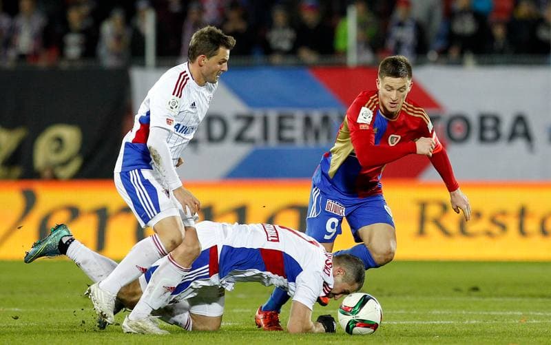 Football. PKO BP Ekstraklasa. Gornik Zabrze - Piast Gliwice. 01.12.2015
