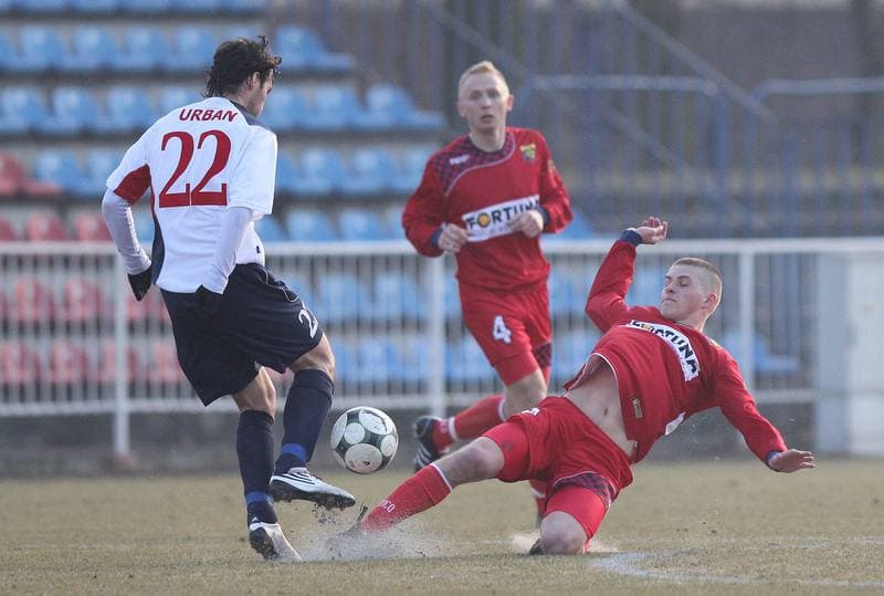 Football. I liga. Piast Gliwice - Odra Wodzislaw Slaski. 05.03.2011