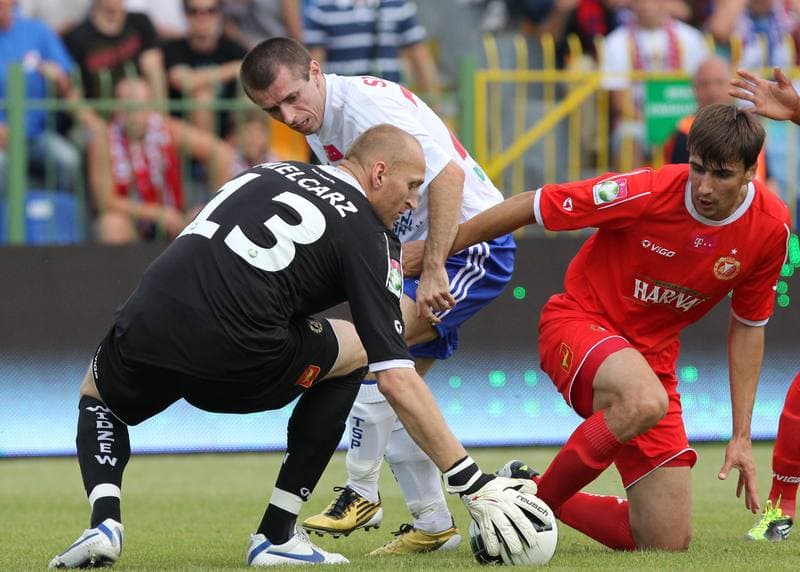 Football. T-Mobile Ekstraklasa. Podbeskidzie Bielsko-Biala - Widzew Lodz. 14.08.2011
