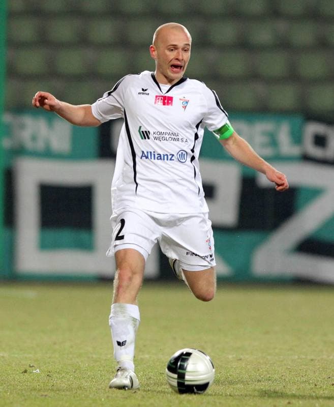 Football. Belchatow Ekstraklasa. GKS Belchatow - Gornik Zabrze. 08.04.2011