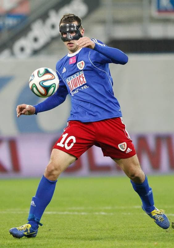 Football. T-Mobile Ekstraklasa. Piast Gliwice - Pogon Szczecin. 15.12.2014