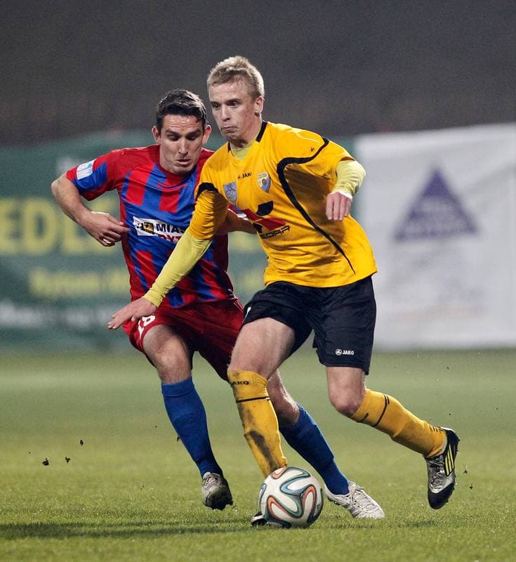 Football. III Liga Opolsko - Slaska. Polonia Bytom - Polonia Laziska Gorne. 11.11.2014