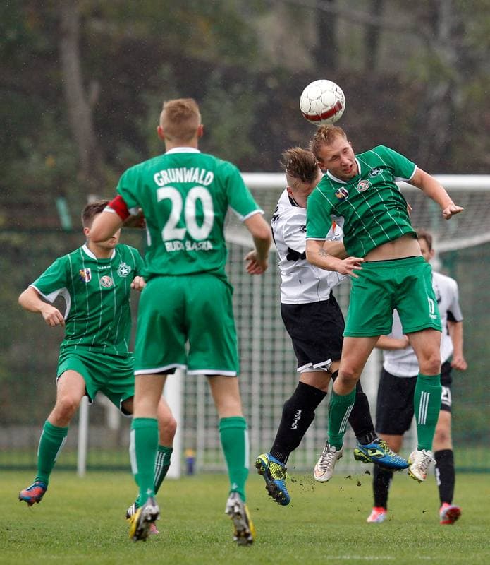 Football. III Liga Opolsko Slaska. Grunwald Ruda Slaska - Szombierki Bytom. 09.05.2015