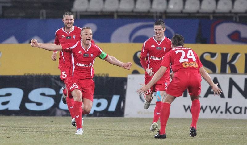 Football. PKO BP Ekstraklasa. Gornik Zabrze - Arka Gdynia. 11.03.2011