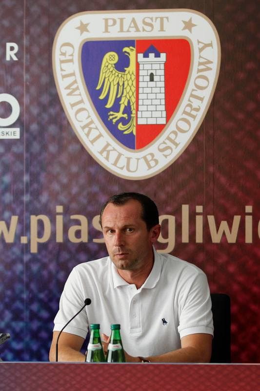 Football. Piast Gliwice. Press Conference. 01.09.2016