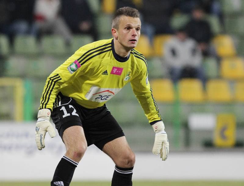 Football. Belchatow Ekstraklasa. GKS Belchatow - Gornik Zabrze. 08.04.2011
