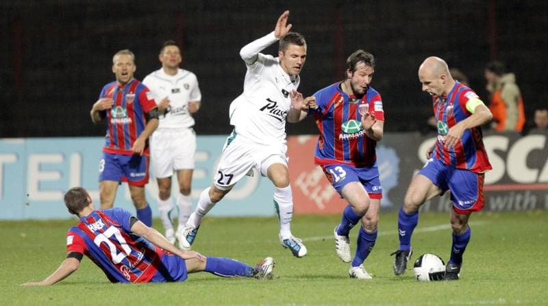 Football. Bytom Ekstraklasa. Polonia Bytom - Slask Wroclaw. 22.10.2010