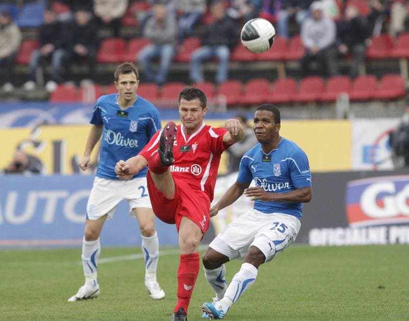Football. PKO BP Ekstraklasa. Gornik Zabrze - Lech Poznan. 24.10.2010