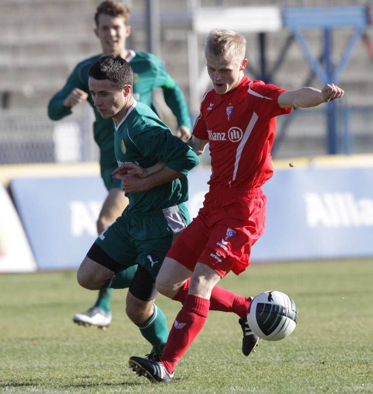 Football. Mloda Ekstraklasa. Gornik Zabrze - Slask Wroclaw. 14.11.2010