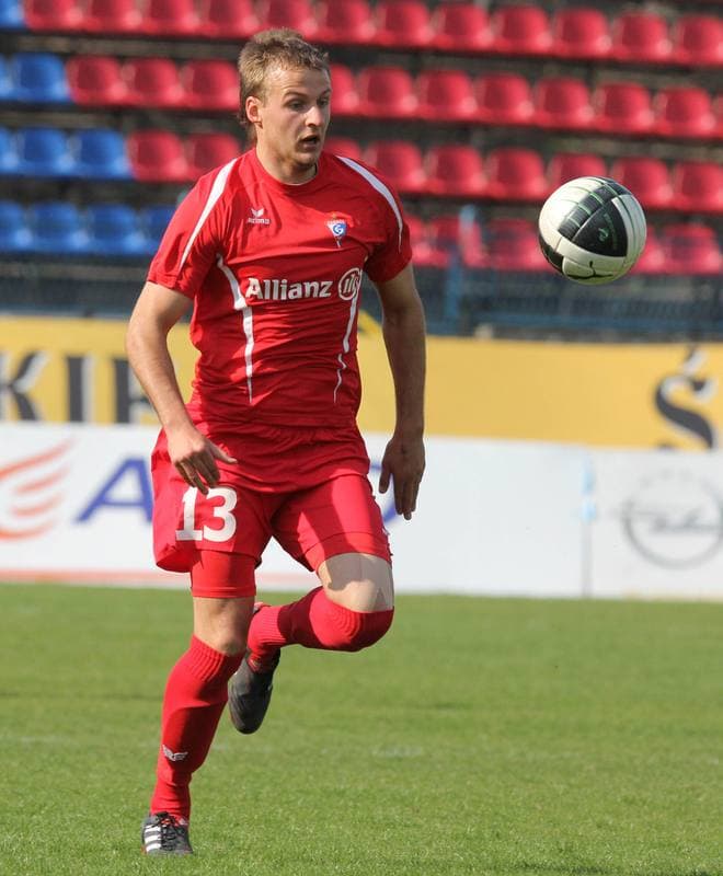 Football. Mloda Ekstraklasa. Gornik Zabrze - Jagiellonia Bialystok. 21.04.2011