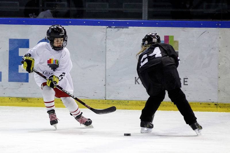 Ice Hockey. Girls Global Game. White - Black. 18.02.2017