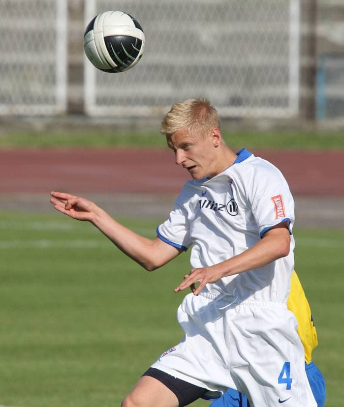 Football. Mistrzostwa Polski Juniorow Starszych. Gornik Zabrze - UKP Zielona Gora. 28.06.2011