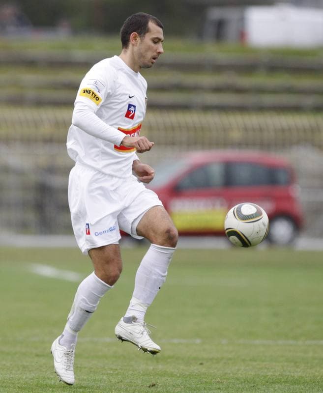 Football. Bytom I liga. Ruch Radzionkow - Pogon Szczecin. 16.10.2010