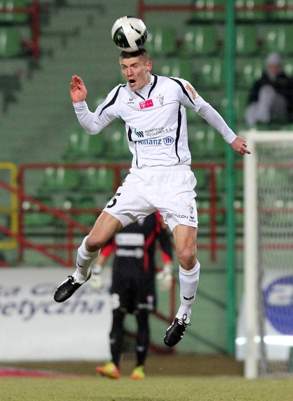 Football. Belchatow Ekstraklasa. GKS Belchatow - Gornik Zabrze. 08.04.2011