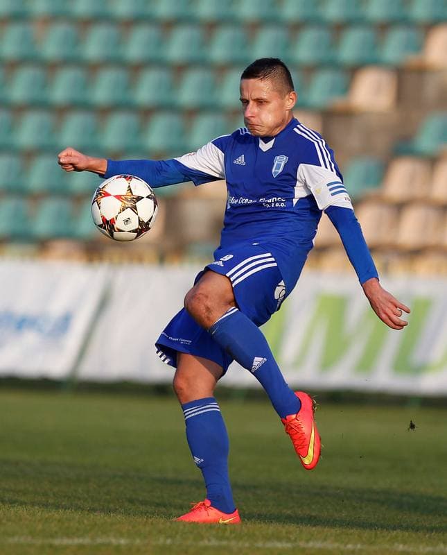 Football. II Liga Opolsko Slaska. Rozwoj Katowice - Nadwislana Gora. 15.11.2014
