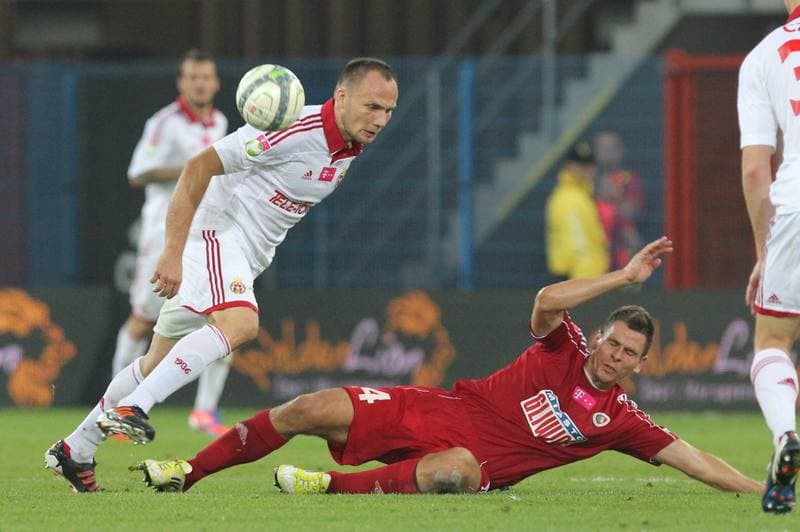 Football. T-Mobile Ekstraklasa. Piast Gliwice - Wisla Krakow. 01.10.2012