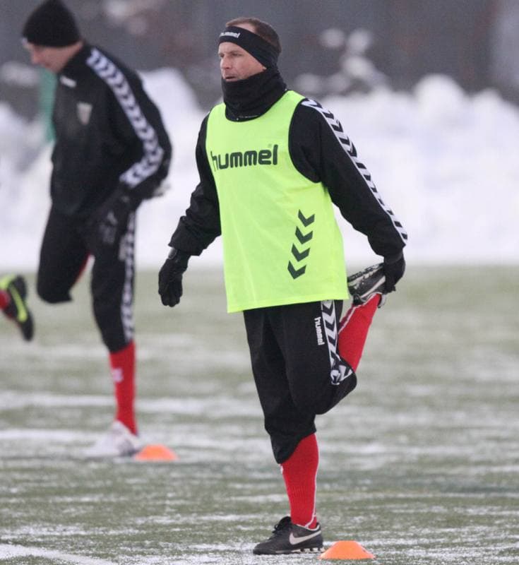 Football. Polonia Bytom. Training. 05.01.2011