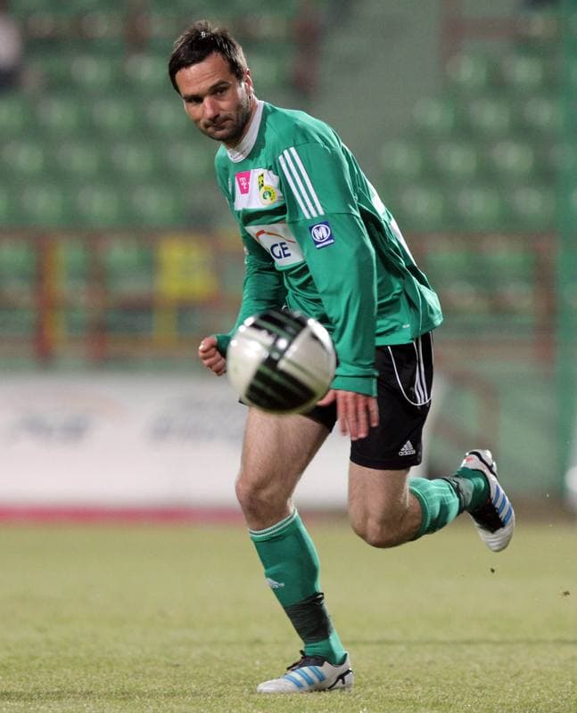 Football. Belchatow Ekstraklasa. GKS Belchatow - Gornik Zabrze. 08.04.2011