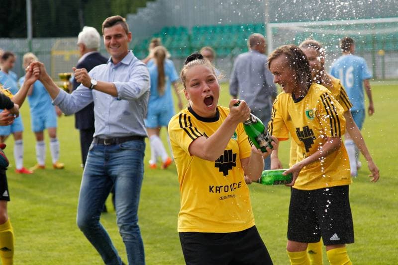 Football. Women's II Liga. GKS Katowice - Jaskolki Chorzow. 19.06.2016