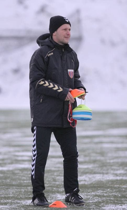 Football. Polonia Bytom. Training. 05.01.2011