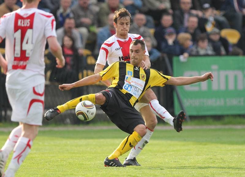 Football. Bytom I liga. Ruch Radzionkow - LKS Lodz. 29.04.2011